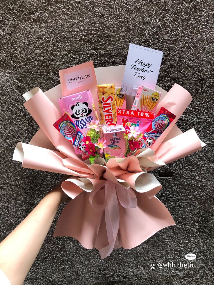 Snack Bouquet "Sweet Pink Delight"